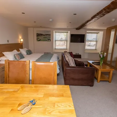 Porthole Apartment St Aubin